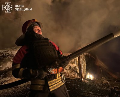 Нічна атака БпЛА на Одещину: є пошкодження суден і травмований Нічна атака БпЛА на Одещину: є пошкодження суден і травмований