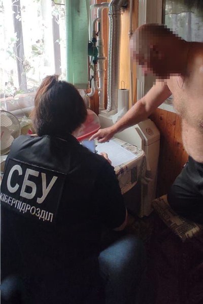 На Житомирщині СБУ викрила прихильника радянської символіки та проросійської пропаганди На Житомирщині СБУ викрила прихильника радянської символіки та проросійської пропаганди