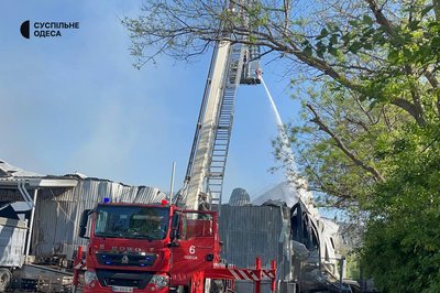 Фото наслідків балістичного удару РФ по Одесі 1 травня: пошкоджене відділення "Нової пошти" Фото наслідків балістичного удару РФ по Одесі 1 травня: пошкоджене відділення "Нової пошти"