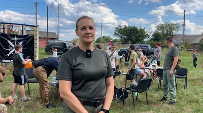 "Кожен повинен спробувати": показові навчання з пілотування дронів провели у місті на Рівненщині "Кожен повинен спробувати": показові навчання з пілотування дронів провели у місті на Рівненщині