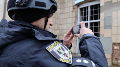 Криміналіст на Чернігівщині: працює на місцях злочинів та бере біоматеріал Артем Холодило Криміналіст на Чернігівщині: працює на місцях злочинів та бере біоматеріал Артем Холодило
