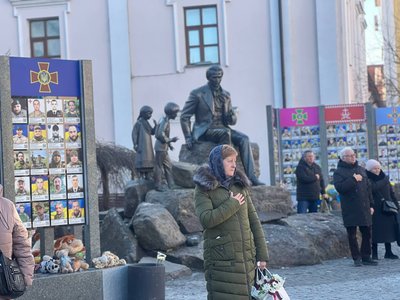 У Вінниці вшанували пам'ять загиблих у російсько-українській війні У Вінниці вшанували пам'ять загиблих у російсько-українській війні