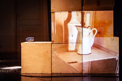 Чи можливий натюрморт в часи війни, або Синя чашка: яким був перформанс Терези Яковини Чи можливий натюрморт в часи війни, або Синя чашка: яким був перформанс Терези Яковини