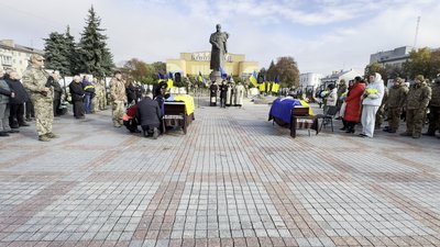 Були добровольцями: з Максимом Зайчуком та Віктором Лозонюком попрощалися у Рівному Були добровольцями: з Максимом Зайчуком та Віктором Лозонюком попрощалися у Рівному