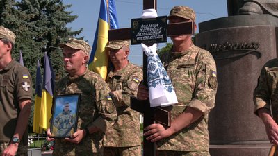 З бійцями Юрієм Поліщуком та Костянтином Опальчуком попрощалися у Рівному