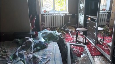 "Онучці зашивали голову": наслідки падіння уламків в Дарницькому районі столиці "Онучці зашивали голову": наслідки падіння уламків в Дарницькому районі столиці