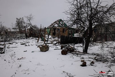 Зруйнована хата в одному зі звільнених сіл Луганщини