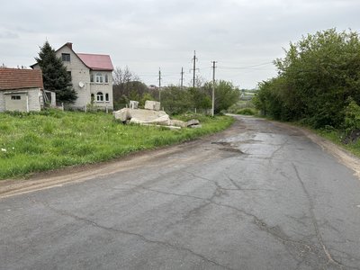 "Машини "літають", обочини немає": мешканці мікрорайону Полтави скаржаться на відсутність тротуару "Машини "літають", обочини немає": мешканці мікрорайону Полтави скаржаться на відсутність тротуару