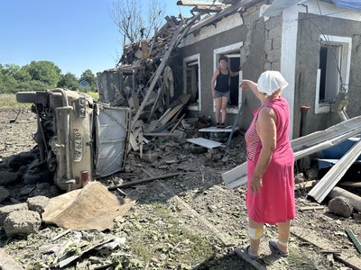 "Дивом вцілили, але стали бомжами". Розповіді жителів Олександрівки після ударів семи бомб