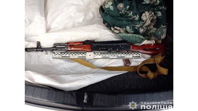 На Чернігівщині затримали чоловіка, якого підозрюють у торгівлі зброєю та гранатами На Чернігівщині затримали чоловіка, якого підозрюють у торгівлі зброєю та гранатами
