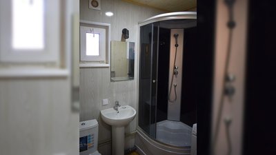 У Кропивницькому встановили останній модульний будинок замість пошкодженого торік російськими дронами У Кропивницькому встановили останній модульний будинок замість пошкодженого торік російськими дронами