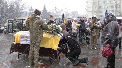 З військовим Миколою Опнасюком попрощалися у Рівному