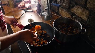"Кулінарний спадок": рецепт холодної грибної юшки з оселедцем, яку готують на рівненському Поліссі "Кулінарний спадок": рецепт холодної грибної юшки з оселедцем, яку готують на рівненському Поліссі