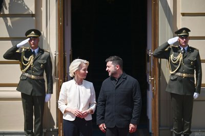 Президент України Володимир Зеленський та президентка Європейської комісії Урсула фон дер Ляєн під час зустрічі у Києві, 15 липня 2026 року Президент України Володимир Зеленський та президентка Європейської комісії Урсула фон дер Ляєн під час зустрічі у Києві, 15 липня 2026 року