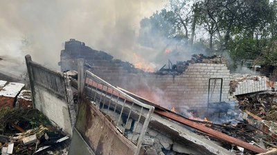 Атака на Бахмач: через російську атаку постраждали троє людей та пошкоджені будинки Атака на Бахмач: через російську атаку постраждали троє людей та пошкоджені будинки
