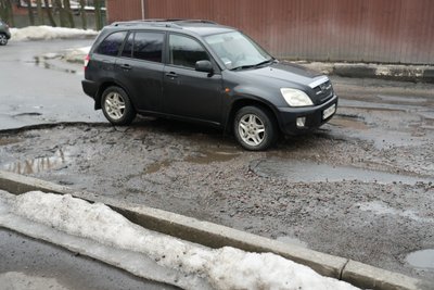 “Зійшов сніг– і зійшов асфальт”: коли у Сумській громаді ремонтуватимуть дороги “Зійшов сніг– і зійшов асфальт”: коли у Сумській громаді ремонтуватимуть дороги