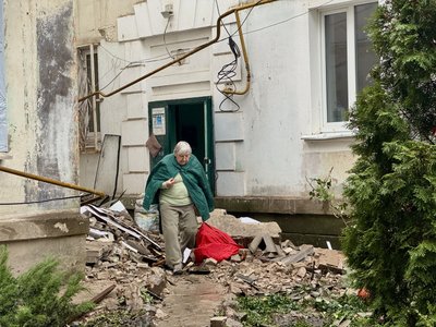 Пошкоджений будинок у Лозовій Пошкоджений будинок у Лозовій