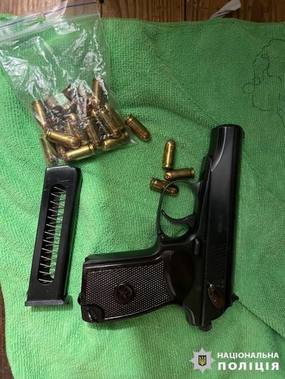 Вбивство у готелі в Броварах: правоохоронці затримали підозрюваних — замовника і виконавця