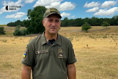 "Вона знає запах зброї": історія кінолога з Одещини та його чотирилапої напарниці "Вона знає запах зброї": історія кінолога з Одещини та його чотирилапої напарниці