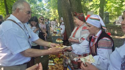 "Музейні гостини — 2024": як у Рівному триває традиційне фольклорно-етнографічне свято "Музейні гостини — 2024": як у Рівному триває традиційне фольклорно-етнографічне свято