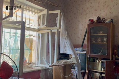 Пошкодження меблевої фабрики та іншої цивільної інфраструктури: наслідки нічної атаки БпЛА на Одесу Пошкодження меблевої фабрики та іншої цивільної інфраструктури: наслідки нічної атаки БпЛА на Одесу
