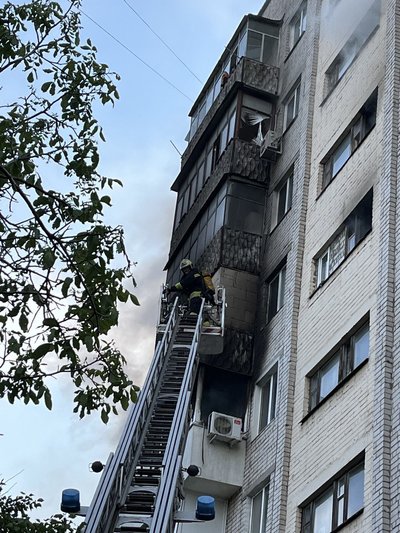 У Черкасах спалахнула пожежа в багатоповерхівці: мешканців евакуювали рятувальники У Черкасах спалахнула пожежа в багатоповерхівці: мешканців евакуювали рятувальники