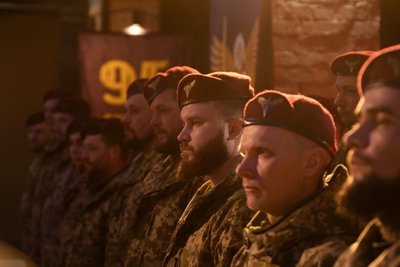 Командувач ДШВ нагородив військових житомирської 95-ї бригади Командувач ДШВ нагородив військових житомирської 95-ї бригади