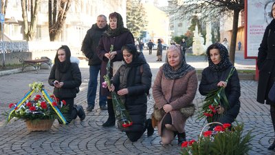 У Мукачеві попрощалися із полеглим на війні захисником Павлом Чорі У Мукачеві попрощалися із полеглим на війні захисником Павлом Чорі