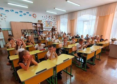 Навчає онлайн своїх чотирикласників та працює з українськими дітьми в Нідерландах: історія вчительки з Херсона Навчає онлайн своїх чотирикласників та працює з українськими дітьми в Нідерландах: історія вчительки з Херсона