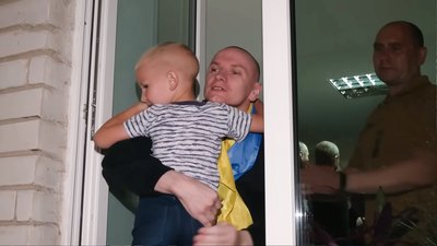 З полону 23 липня додому повернулися двоє нацгвардійців з ЧАЕС: Сергій Чоботар та Олександр Соя З полону 23 липня додому повернулися двоє нацгвардійців з ЧАЕС: Сергій Чоботар та Олександр Соя