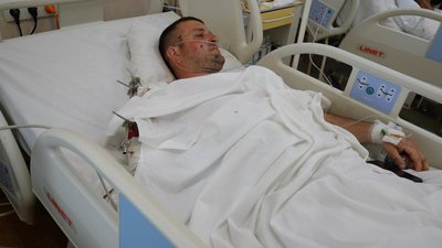 "Він цілеспрямовано летів у мене". Житель Нікопольщини, поранений через удар дрона, лікується на Дніпропетровщині "Він цілеспрямовано летів у мене". Житель Нікопольщини, поранений через удар дрона, лікується на Дніпропетровщині