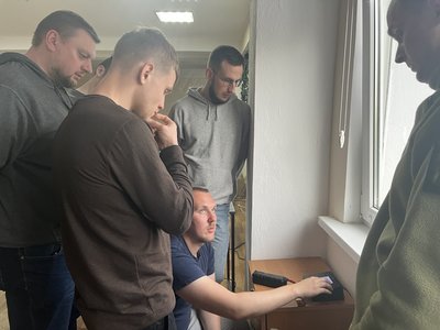 Стати пілотом FPV за девʼять днів: досвід журналістки Суспільного Стати пілотом FPV за девʼять днів: досвід журналістки Суспільного