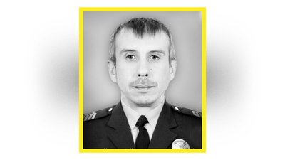 На Чернігівщині попрощалися з двома бійцями: Сергієм Гнітієм та Дмитром Шатаном, які загинули на фронті На Чернігівщині попрощалися з двома бійцями: Сергієм Гнітієм та Дмитром Шатаном, які загинули на фронті