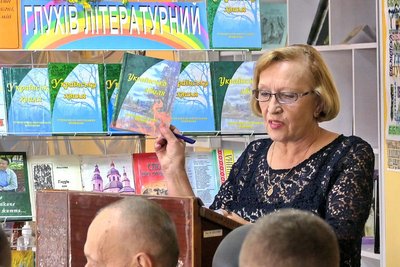 Історії війни, які відбувалися на Сумщині – в Глухові презентували альманах "Українська хвиля" Історії війни, які відбувалися на Сумщині – в Глухові презентували альманах "Українська хвиля"