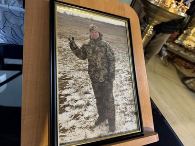 У Херсоні попрощалися із загиблим військовим Сергієм Поспєловим У Херсоні попрощалися із загиблим військовим Сергієм Поспєловим