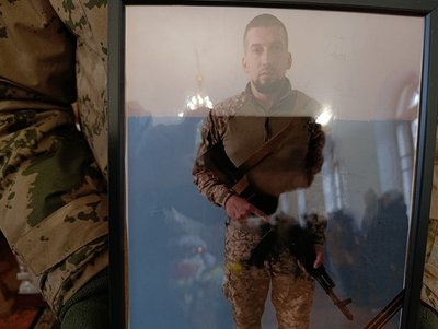 "На 12 днів пережив брата": у Хмельницькому попрощались з двома військовими "На 12 днів пережив брата": у Хмельницькому попрощались з двома військовими