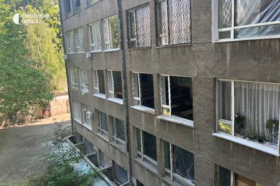 Вибиті вікна в університеті "Одеська політехніка"