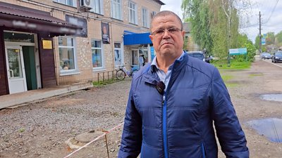 "Запропонували через вікно лазити": чому орендарі приміщень в центрі Сосниці не могли потрапити на свої робочі місця "Запропонували через вікно лазити": чому орендарі приміщень в центрі Сосниці не могли потрапити на свої робочі місця