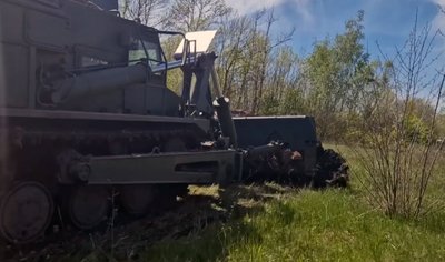 З допомогою наземних дронів мінують позиції росіян: робота інженерних військ 14 ОМБр з Волині З допомогою наземних дронів мінують позиції росіян: робота інженерних військ 14 ОМБр з Волині