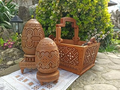 Пасківник, кошик, бісер, різьба Пасківник, кошик, бісер, різьба