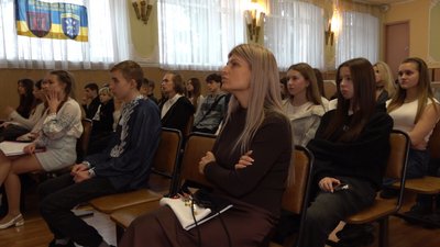 "Заради вас стоять війська": у Черкасах відбулася зустріч школярів із захисниками "Заради вас стоять війська": у Черкасах відбулася зустріч школярів із захисниками