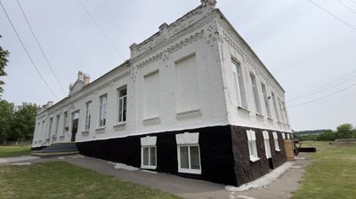 "Не хочу їхати в іншу школу": в селі на Черкащині планують закрити середні класи "Не хочу їхати в іншу школу": в селі на Черкащині планують закрити середні класи