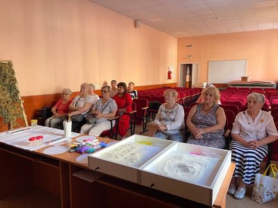 Англійська, смартфони та пілатес: у Вінниці стартував навчальний рік для людей 60 плюс Англійська, смартфони та пілатес: у Вінниці стартував навчальний рік для людей 60 плюс