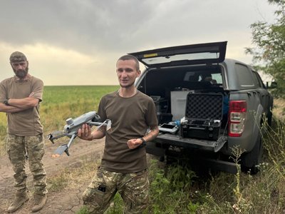 "Мета — показати, чим живе військо". Як 25 Січеславська бригада навчала цивільних застосовувати БпЛА та гранатомети "Мета — показати, чим живе військо". Як 25 Січеславська бригада навчала цивільних застосовувати БпЛА та гранатомети