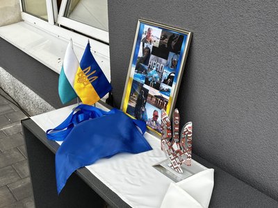 У Полтаві встановили інформаційні таблички з QR-кодом про Олександра Оксанченка У Полтаві встановили інформаційні таблички з QR-кодом про Олександра Оксанченка