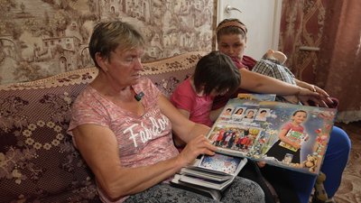 Сподіваються, що дитина нормально ходитиме: родина з Чернігівщини збирає гроші на імпланти для 8-річної дівчинки Сподіваються, що дитина нормально ходитиме: родина з Чернігівщини збирає гроші на імпланти для 8-річної дівчинки