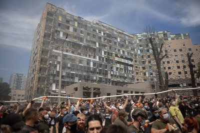 Охматдит, волонтери і рятувальники розбирають завали, пошукова операція, ракетний обстріл Києва, обстріл дитячої лікарні "Охматдит" у Києві, 8 липня 2024 року Охматдит, волонтери і рятувальники розбирають завали, пошукова операція, ракетний обстріл Києва, обстріл дитячої лікарні "Охматдит" у Києві, 8 липня 2024 року