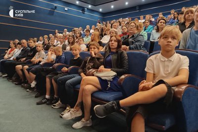 У Києві нагородили дітей, які допомагали розбирати завали після атаки РФ У Києві нагородили дітей, які допомагали розбирати завали після атаки РФ