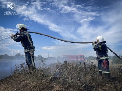 На Одещині згоріло 10 тисяч квадратних метрів сухої рослинності На Одещині згоріло 10 тисяч квадратних метрів сухої рослинності