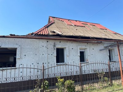 “Спалах, вогонь, удар, вікна полетіли”: жителі Новоселиці розповіли про ракетний удар по селу “Спалах, вогонь, удар, вікна полетіли”: жителі Новоселиці розповіли про ракетний удар по селу